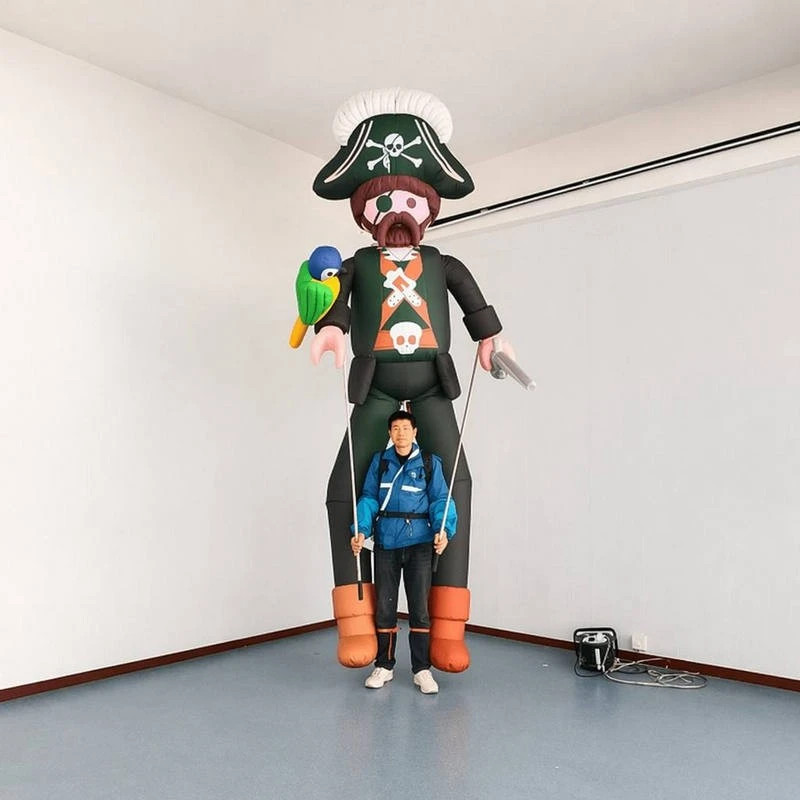 Inflatable Pirate Man Carrying Parade Puppet (2)